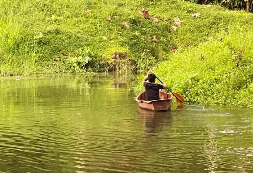 هتل Jungle Lodge El Jardin Aleman