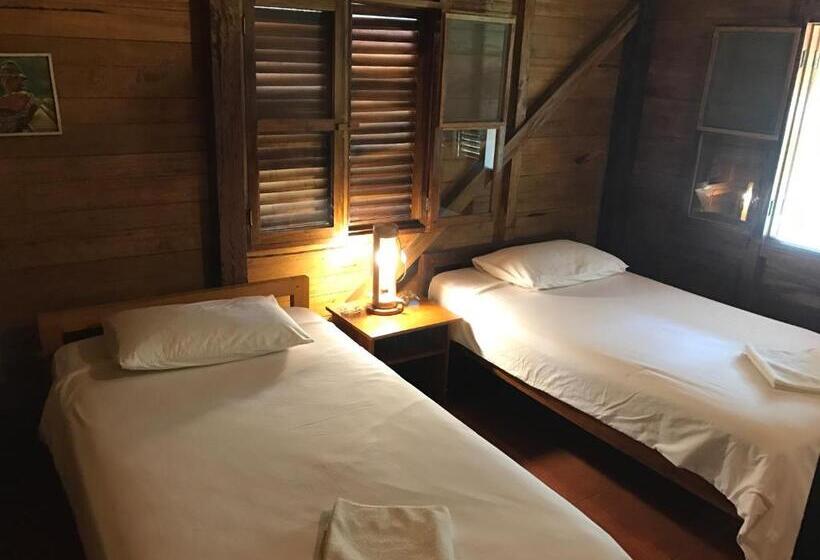 هتل Jungle Lodge El Jardin Aleman