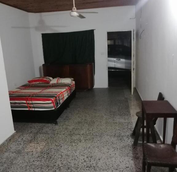 בית מלון כפרי Low Cost