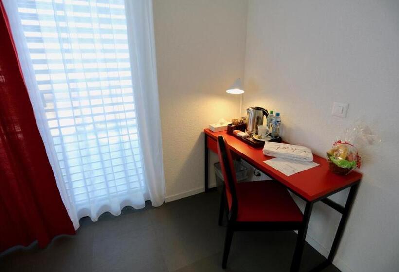 فندق The Freddie Mercury