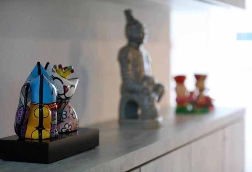 فندق The Freddie Mercury