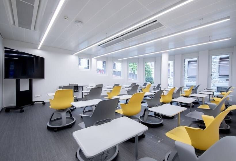 فندق The Freddie Mercury