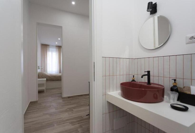 פנסיון Navona 68