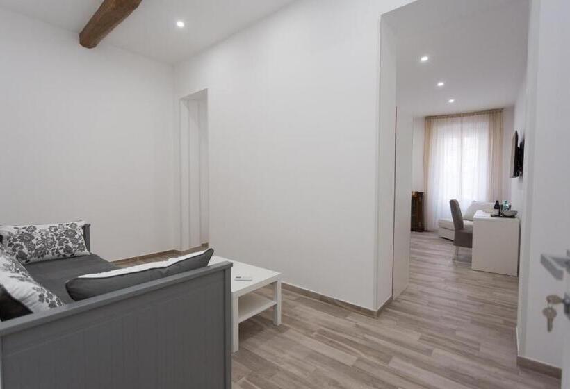 פנסיון Navona 68