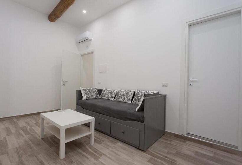 פנסיון Navona 68