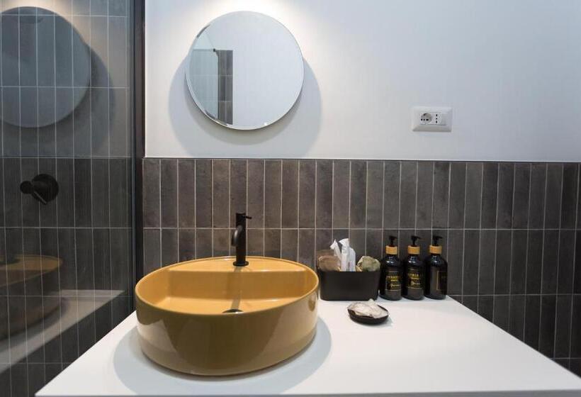 פנסיון Navona 68