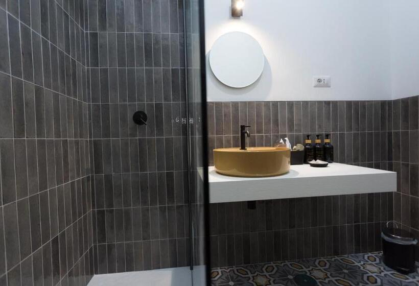 פנסיון Navona 68