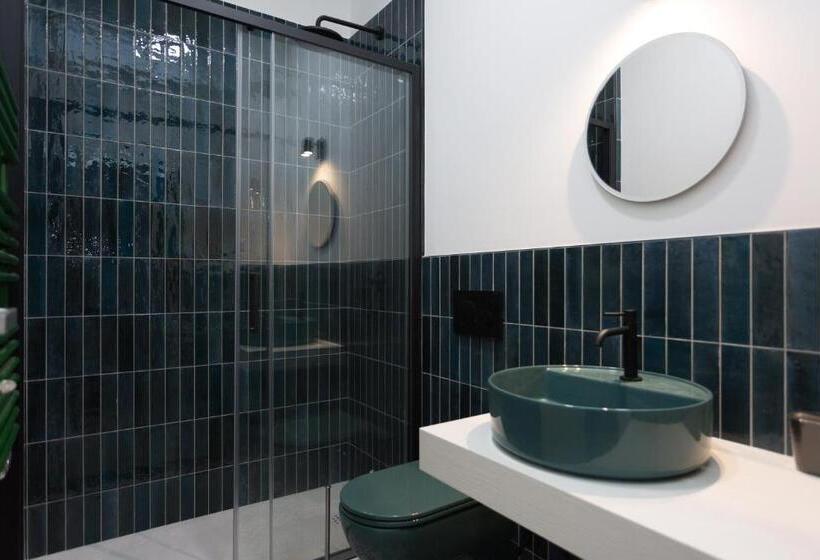 פנסיון Navona 68