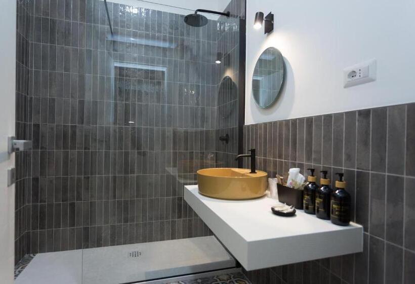 פנסיון Navona 68