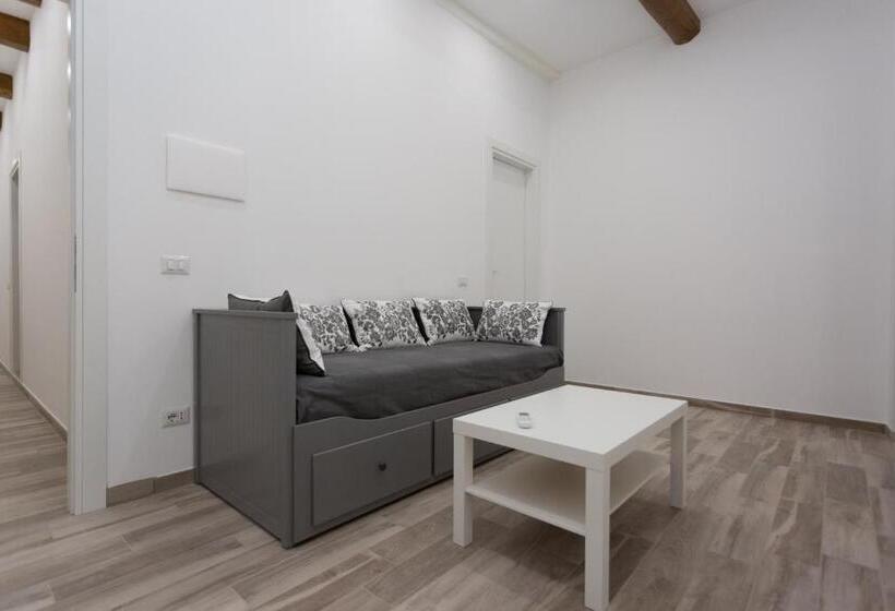 פנסיון Navona 68