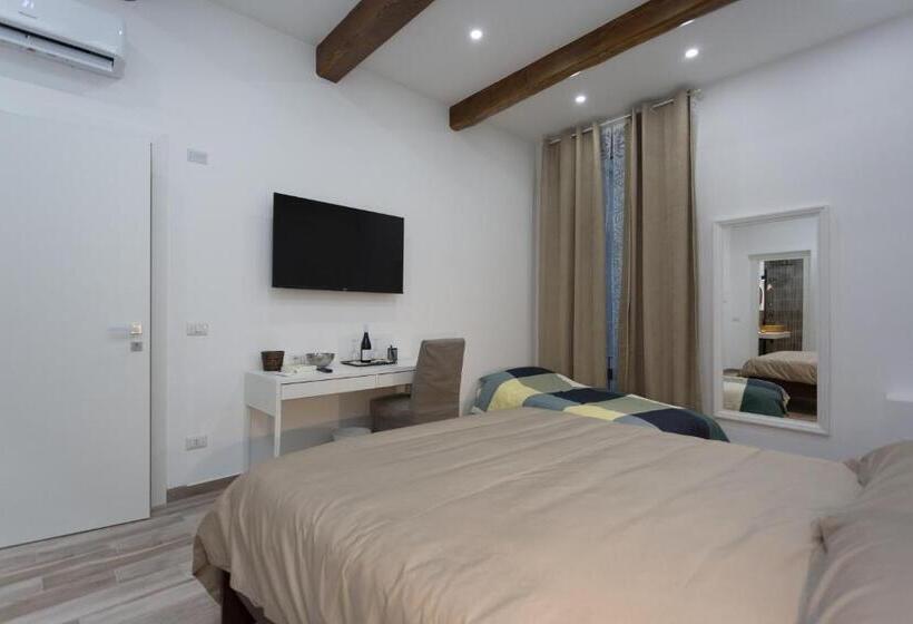 פנסיון Navona 68