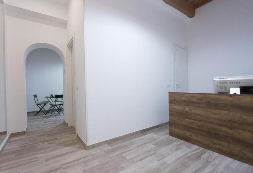 פנסיון Navona 68