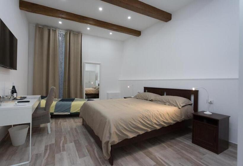 פנסיון Navona 68