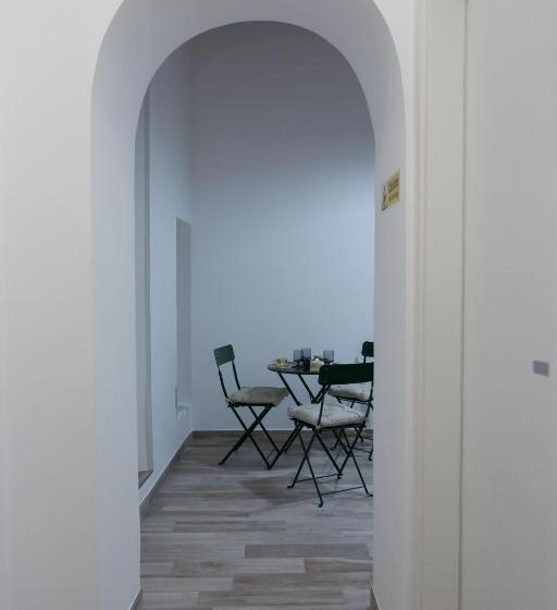 פנסיון Navona 68