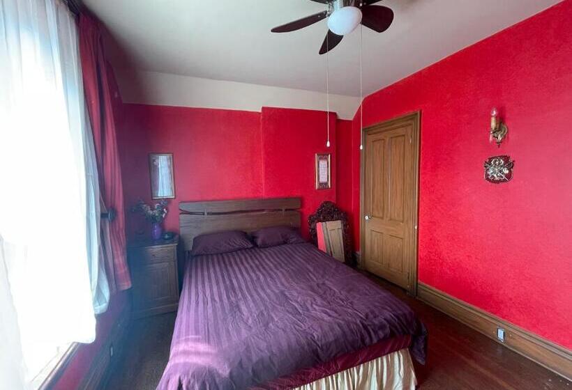 Пансион The Red Star A