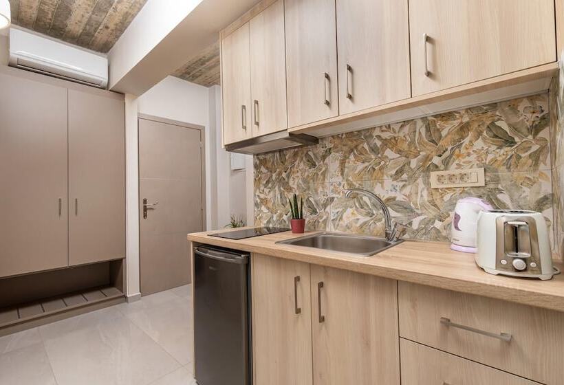 Achatis Apartments With Sea View