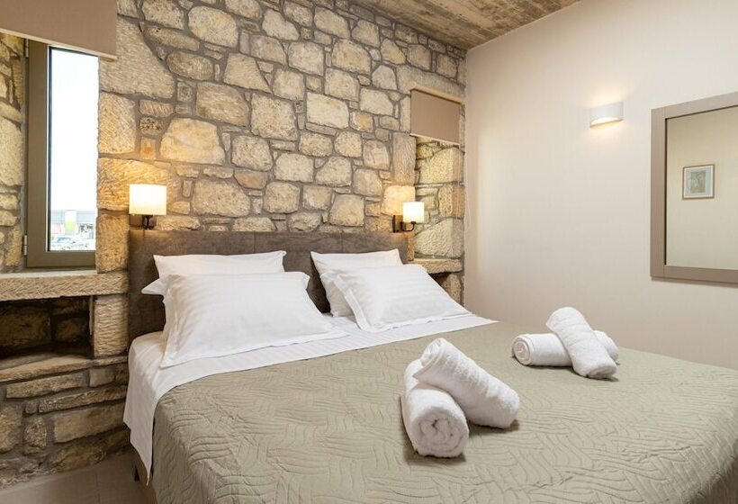 Achatis Apartments With Sea View