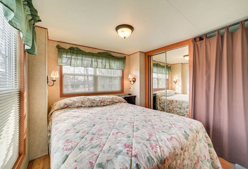 Alanson Home W/ Grill: 23 Mi To Mackinaw Island