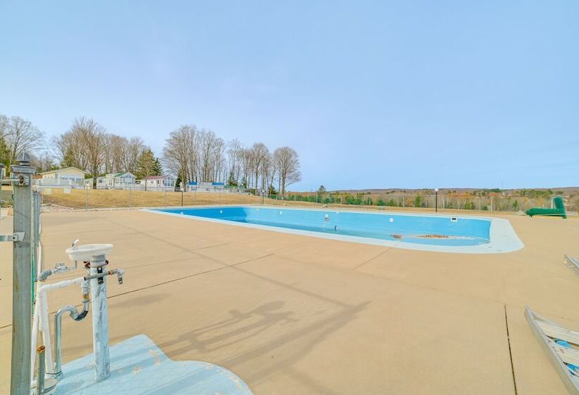 Alanson Home W/ Grill: 23 Mi To Mackinaw Island