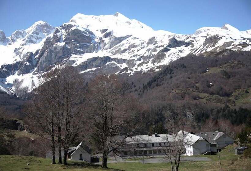 Association Peyranère Hostel