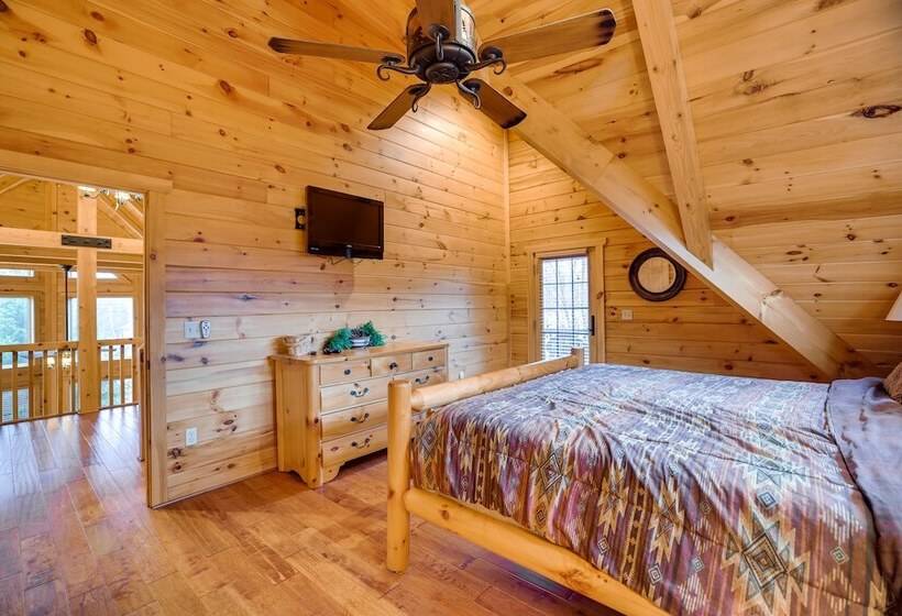 Hot Tub, Deck & Beach Access: Albrightsville Cabin