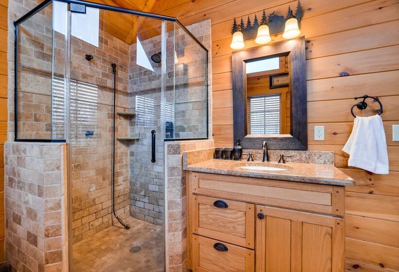 Hot Tub, Deck & Beach Access: Albrightsville Cabin