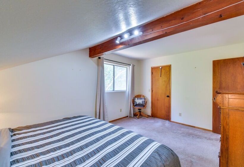 Arnold Cabin W/ Hot Tub & Community Lake Access!