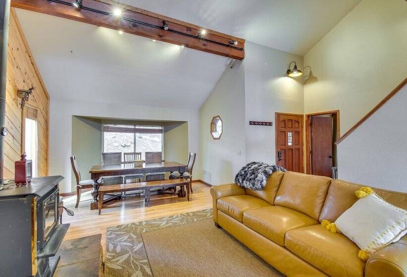 Arnold Cabin W/ Hot Tub & Community Lake Access!