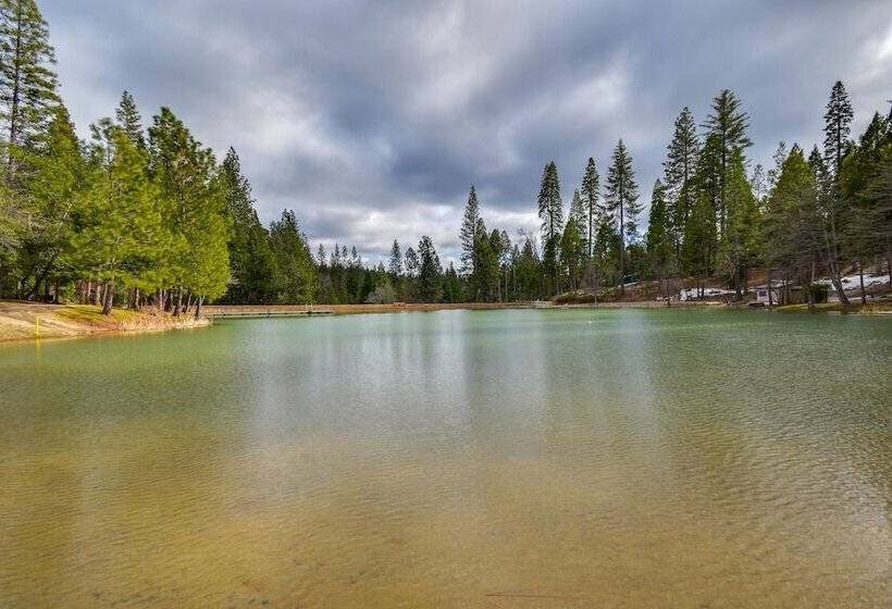 Arnold Cabin W/ Hot Tub & Community Lake Access!