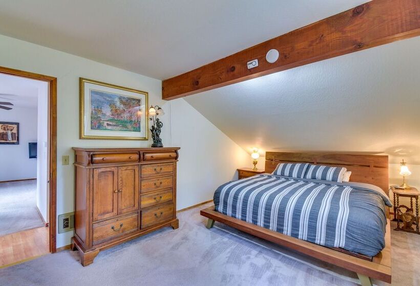 Arnold Cabin W/ Hot Tub & Community Lake Access!