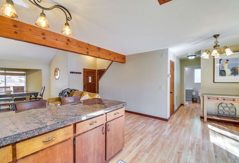 Arnold Cabin W/ Hot Tub & Community Lake Access!