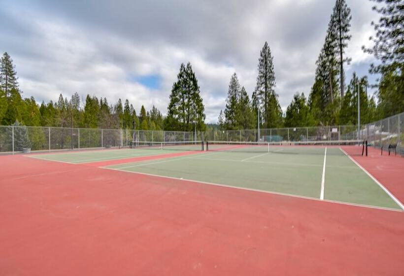 Arnold Cabin W/ Hot Tub & Community Lake Access!