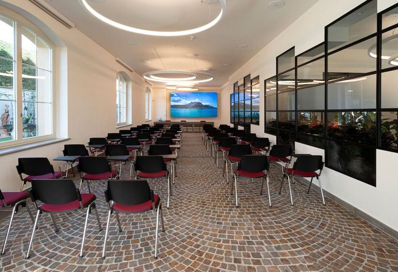 تختخواب و صبحانه Il Codirosso – Il Castello Che Non C’era