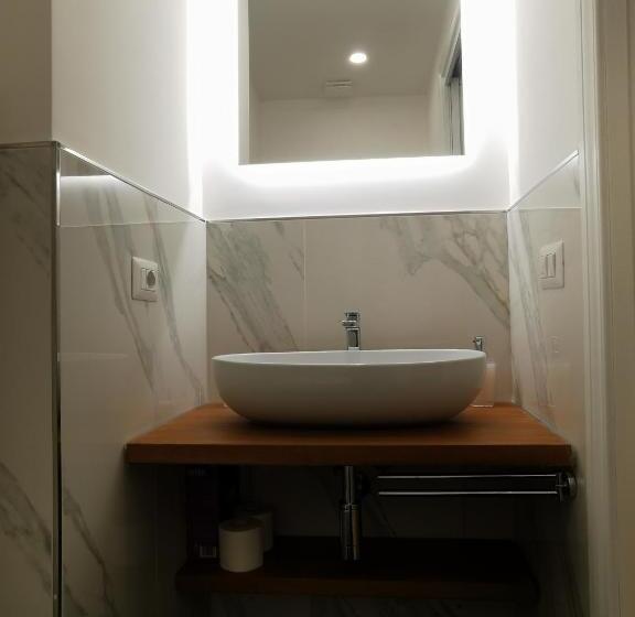 تختخواب و صبحانه Navona Central Relais