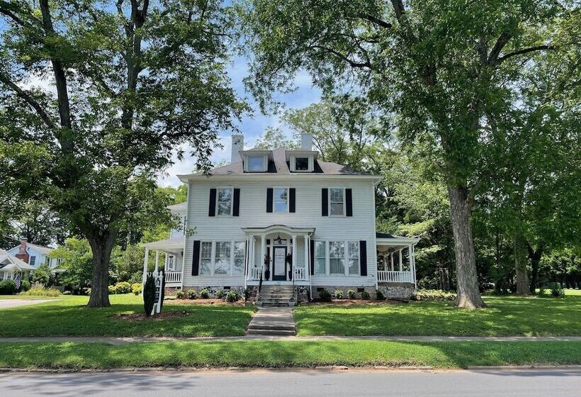 Bed and Breakfast The Trott House Inn