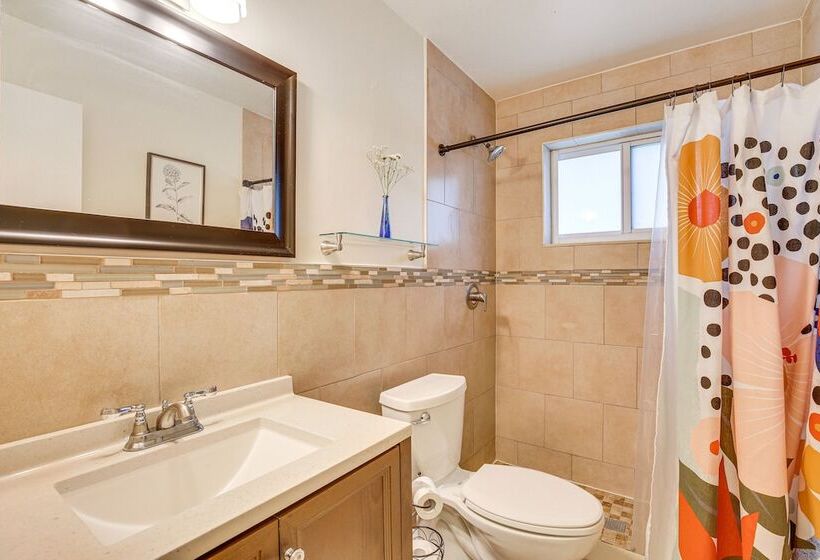 Biscayne Park Home   Near Miami Beaches & Golfing