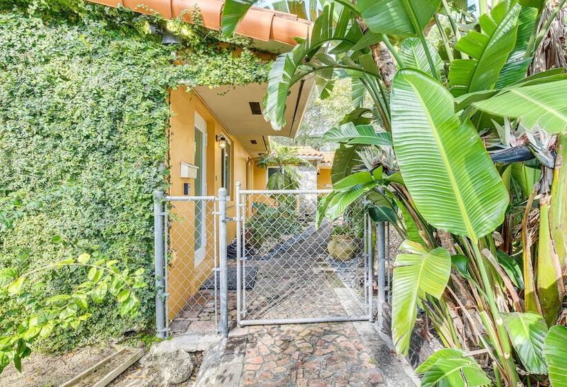 Biscayne Park Home   Near Miami Beaches & Golfing