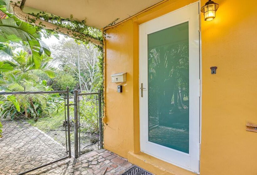 Biscayne Park Home   Near Miami Beaches & Golfing