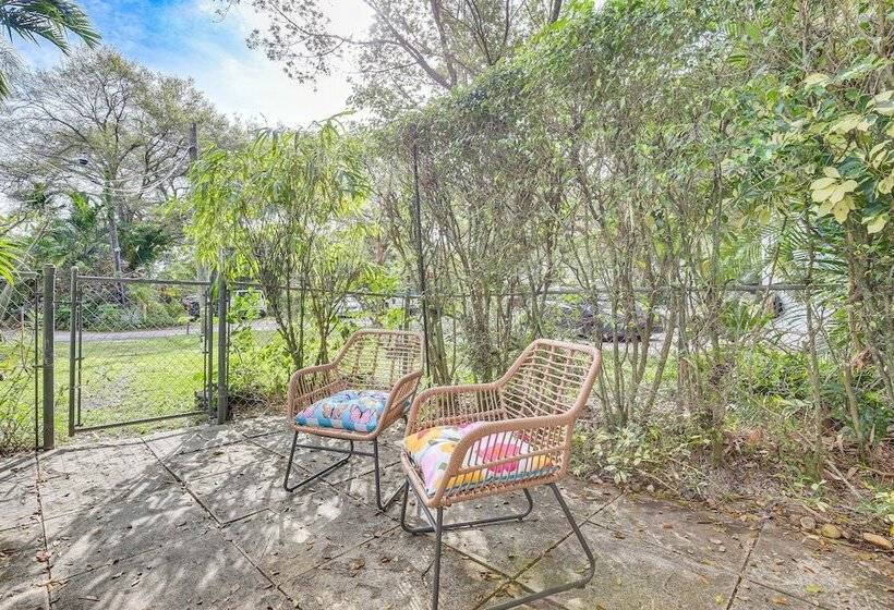 Biscayne Park Home   Near Miami Beaches & Golfing