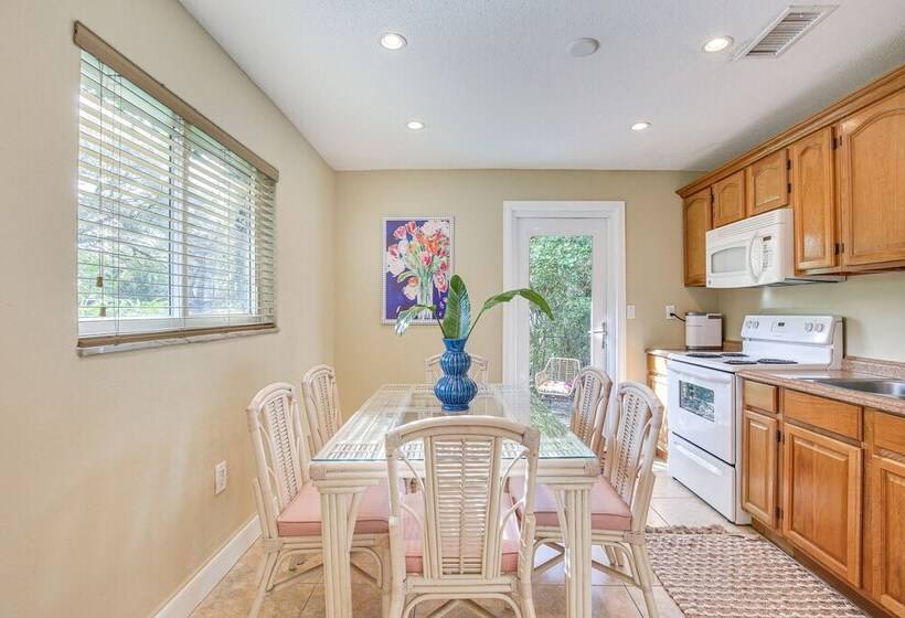 Biscayne Park Home   Near Miami Beaches & Golfing