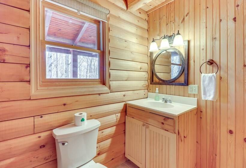 Private Hot Tub & Fire Pit: Log Cabin In Blakeslee