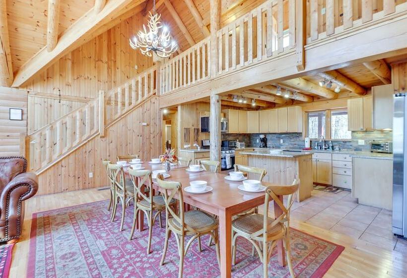 Private Hot Tub & Fire Pit: Log Cabin In Blakeslee