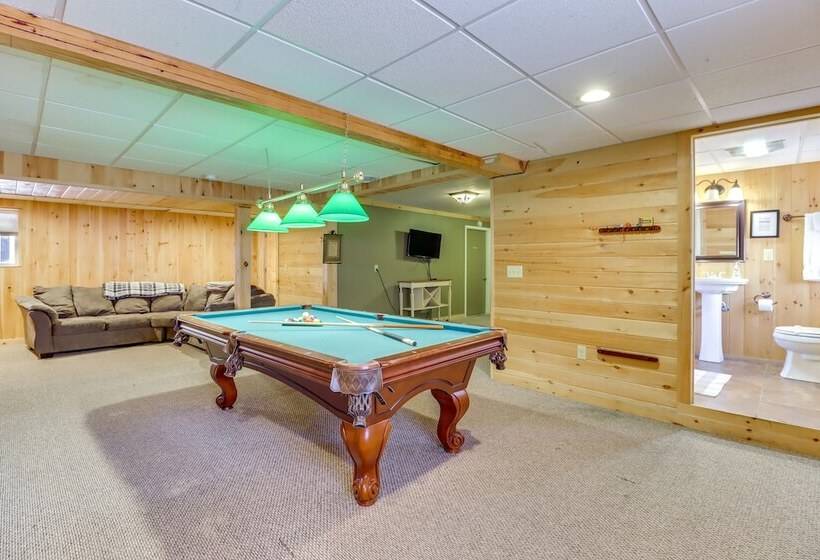 Private Hot Tub & Fire Pit: Log Cabin In Blakeslee
