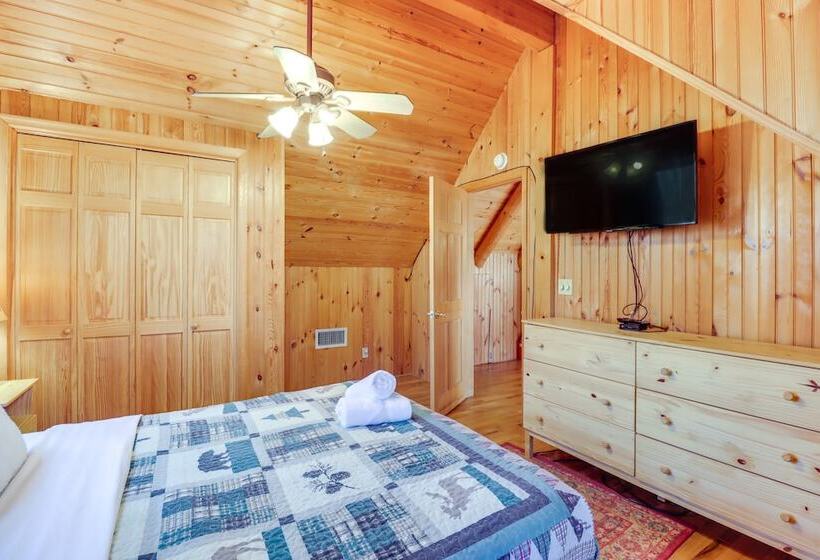 Private Hot Tub & Fire Pit: Log Cabin In Blakeslee