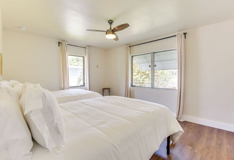 Bradenton Mid Century Charmer: 5 Mi To Beach!