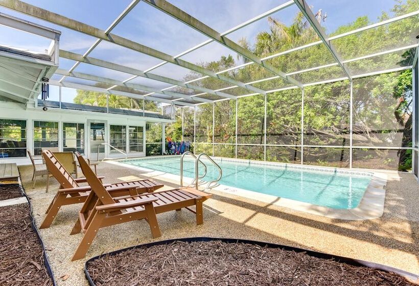 Bradenton Mid Century Charmer: 5 Mi To Beach!