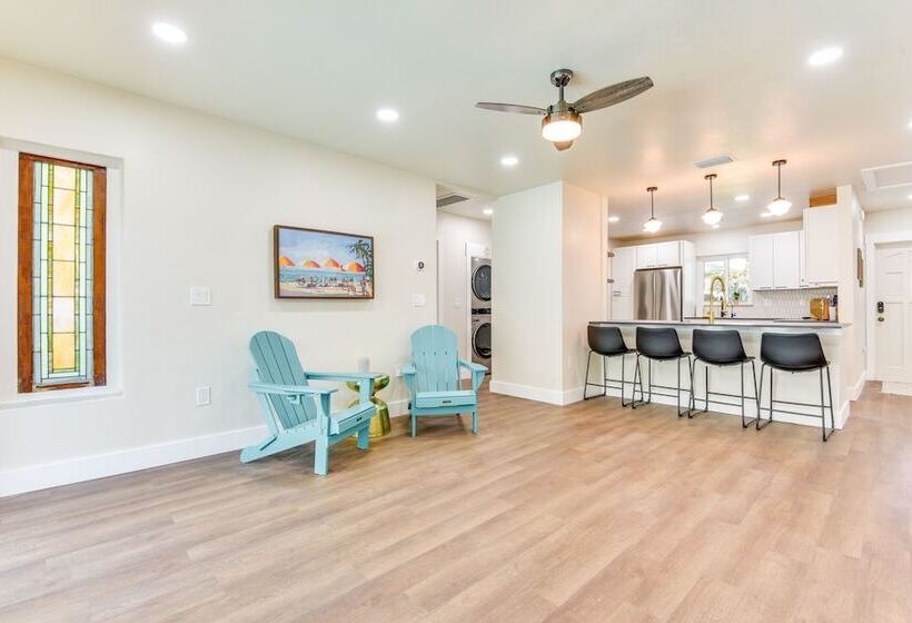 Bradenton Mid Century Charmer: 5 Mi To Beach!