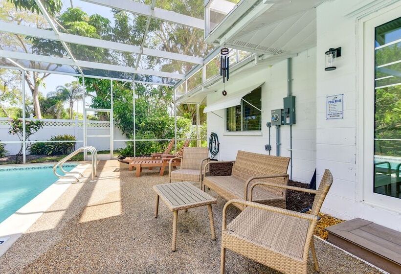 Bradenton Mid Century Charmer: 5 Mi To Beach!