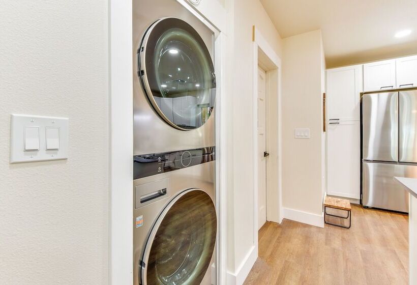 Bradenton Mid Century Charmer: 5 Mi To Beach!