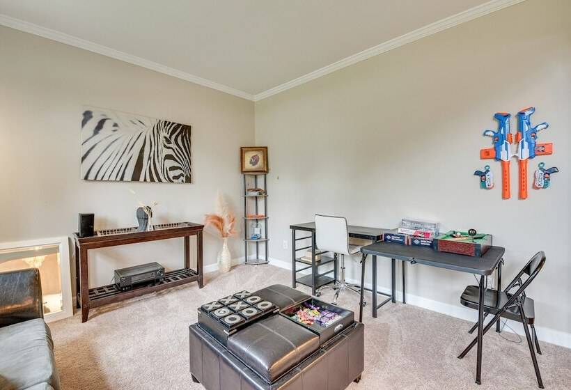 Pet Friendly Atlanta Home: 9 Mi To Downtown!